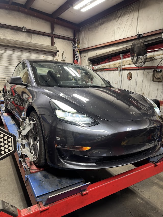 Cisneros Tire Mechanic & Alignment LLC photo 2