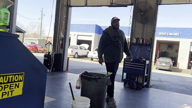 Express Oil Change & Tire Engineers photo 3
