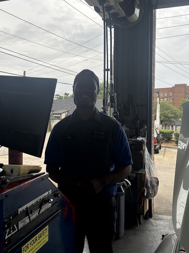 Express Oil Change & Tire Engineers photo 2