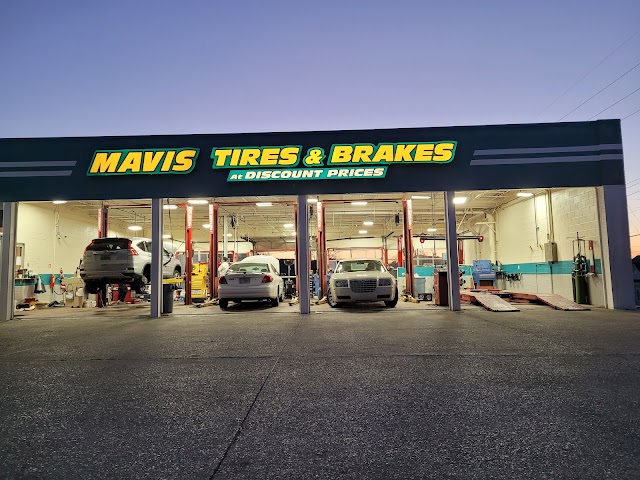 Express Oil Change & Tire Engineers photo 4